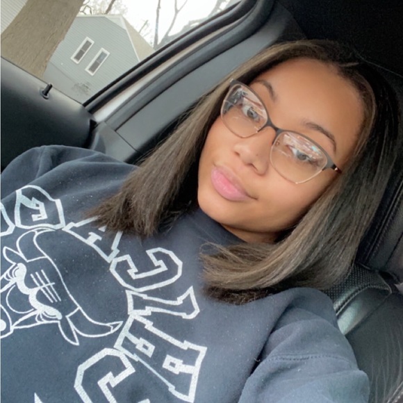 Meet your Posher, Dandra - Picture 2 of 2